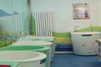 愛(ài)貝斯嬰兒游泳館