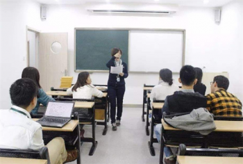 佰思特外語學校