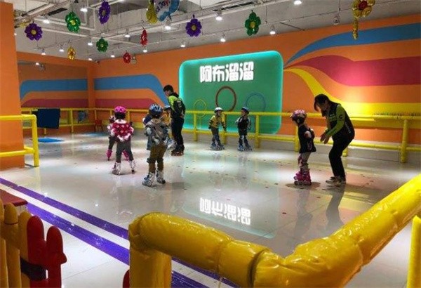 阿布溜溜輪滑加盟費用多少錢?