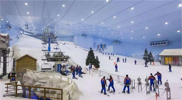加盟一個300平米室內滑雪場要多少錢？