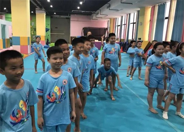 星的山坡體適能運動館加盟費你知道嗎？30元可以加盟嗎？