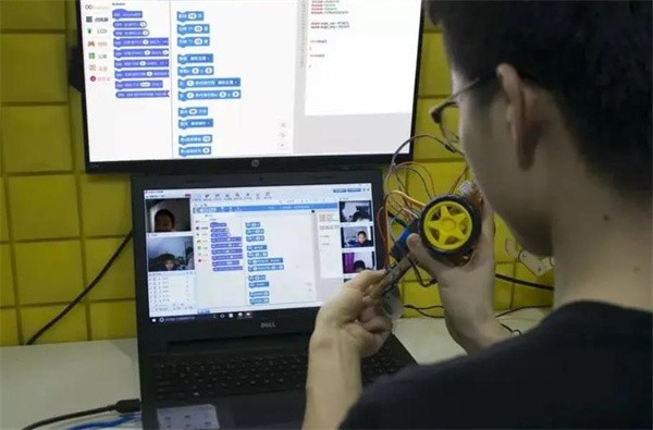 易編玩少兒編程和加盟多少錢？