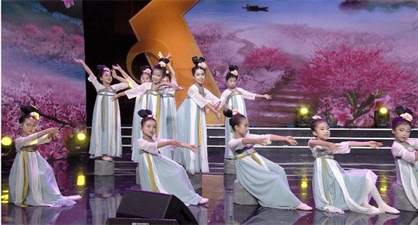 小天鵝藝術團加盟費多少錢?