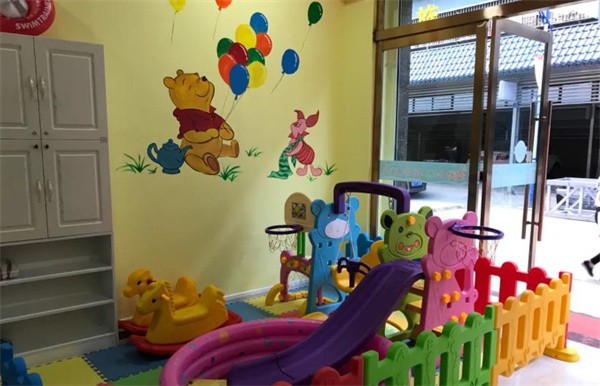 童博士嬰幼兒游泳館加盟費多少?
