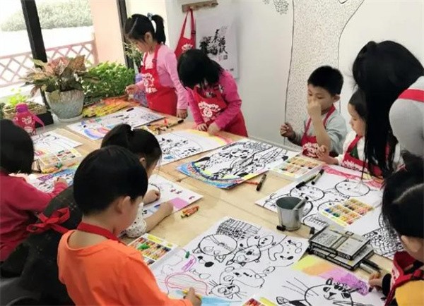 美術教育加盟費多少？