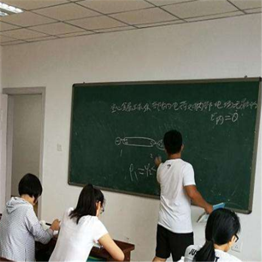 朗培教育