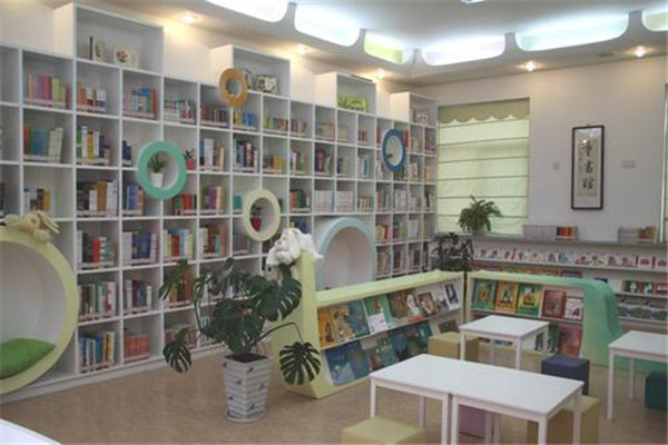 愛閱大眼睛童書館