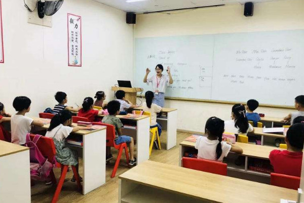 龍博教育加盟