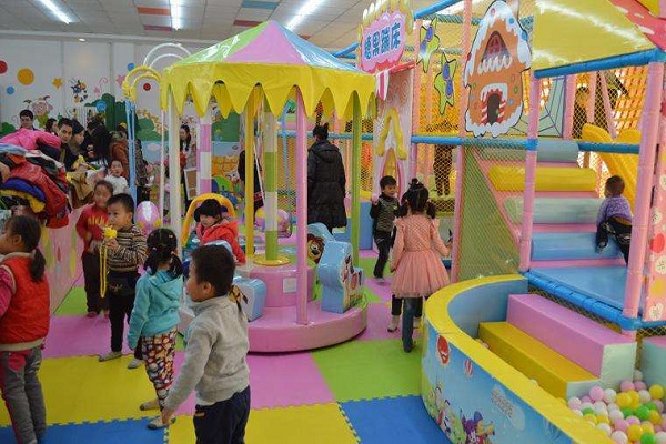 樂貝兒兒童樂園加盟