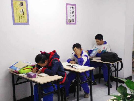 輔導班加盟